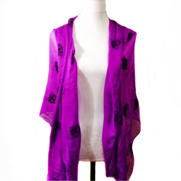 BCBG purple and black scarf 30" x 70" animal print - Picture 4 of 9